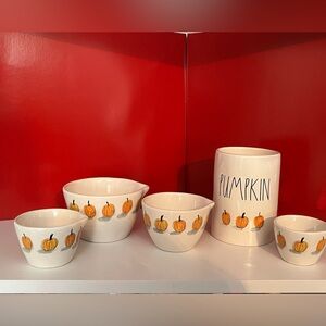 Rae Dunn Pumpkin Measuring Cups.